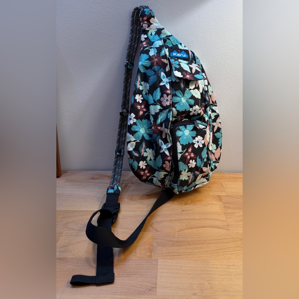 Kavu Floral Pattern Rope Sling Bag